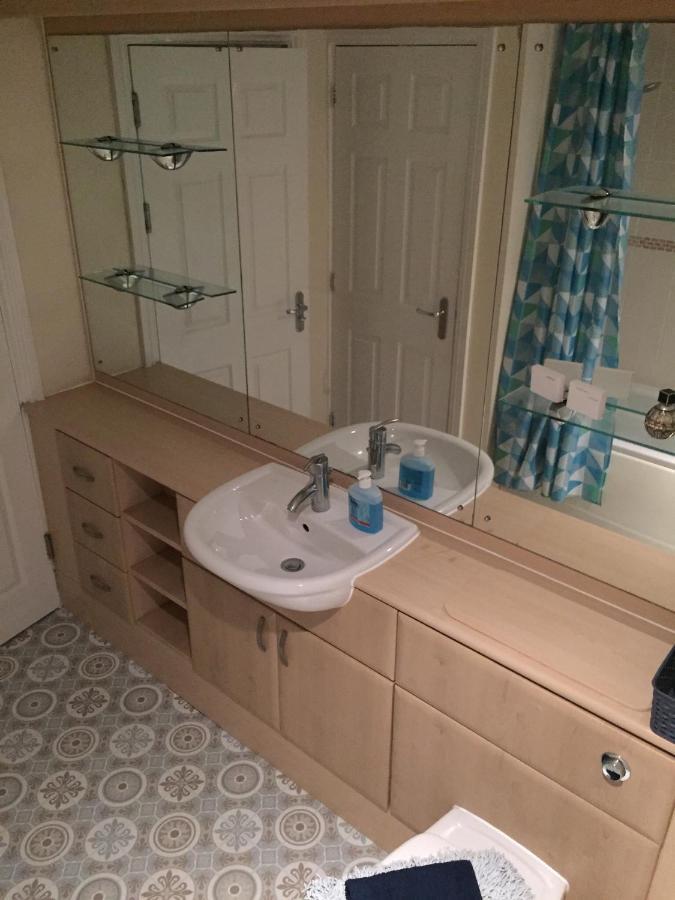 Beach Break Aberavon Holiday Home By The Sea Порт Толбът Екстериор снимка